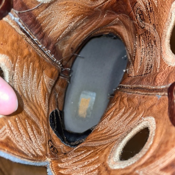 Ariat square toe boots - Picture 2 of 7